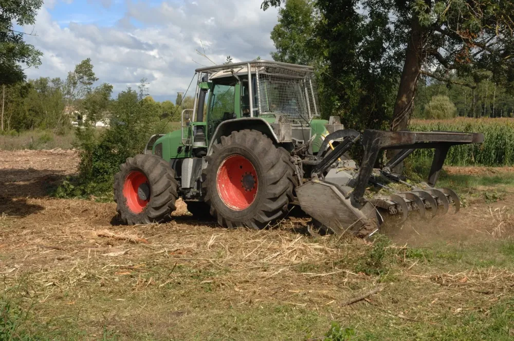 Travaux agricoles à Haute-Goulaine
